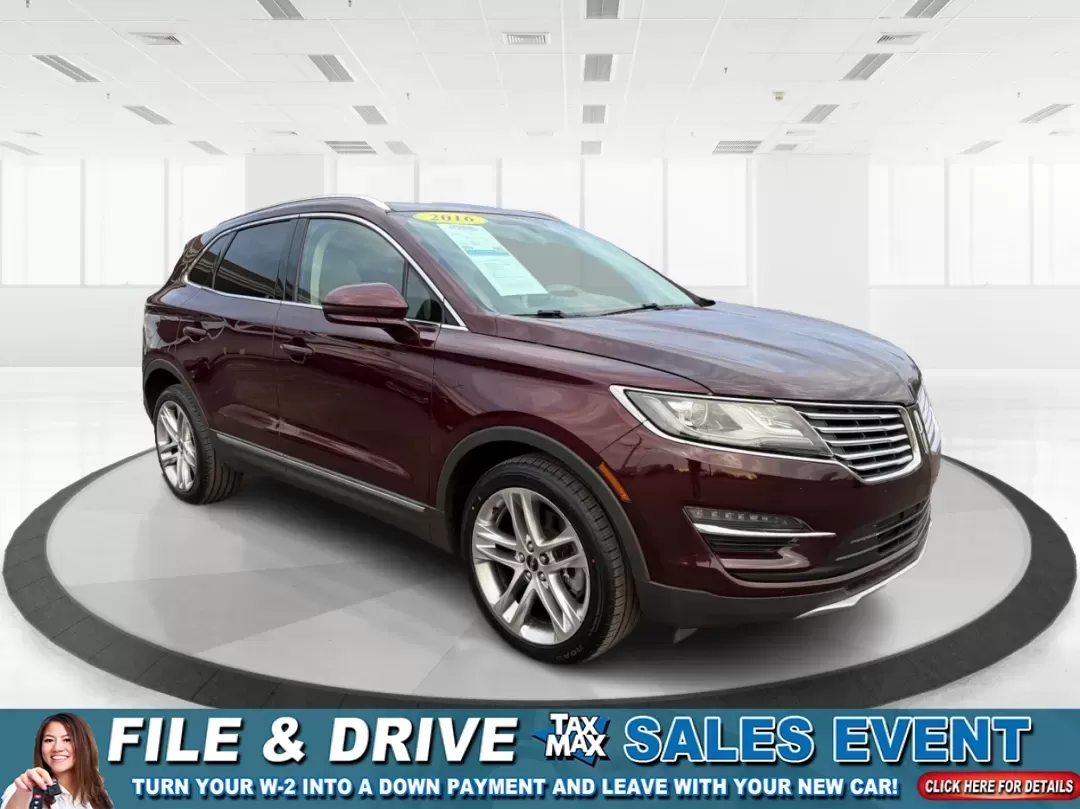 2016 Lincoln MKC Reserve (5LMCJ3D91GU) with an Other engine, located at 8750 N County Rd 25A, Piqua, OH, 45356, (937) 908-9800, 40.164391, -84.232513 - **Discover the Perfect Blend of Luxury and Functionality with the 2016 Lincoln MKC Reserve at Advantage Car and Credit - Piqua**<br /> <br /> Are you searching for a vehicle that seamlessly blends sophisticated style with everyday practicality? Look no further than the 2016 Lincoln MKC Reserve, avai - Photo#0