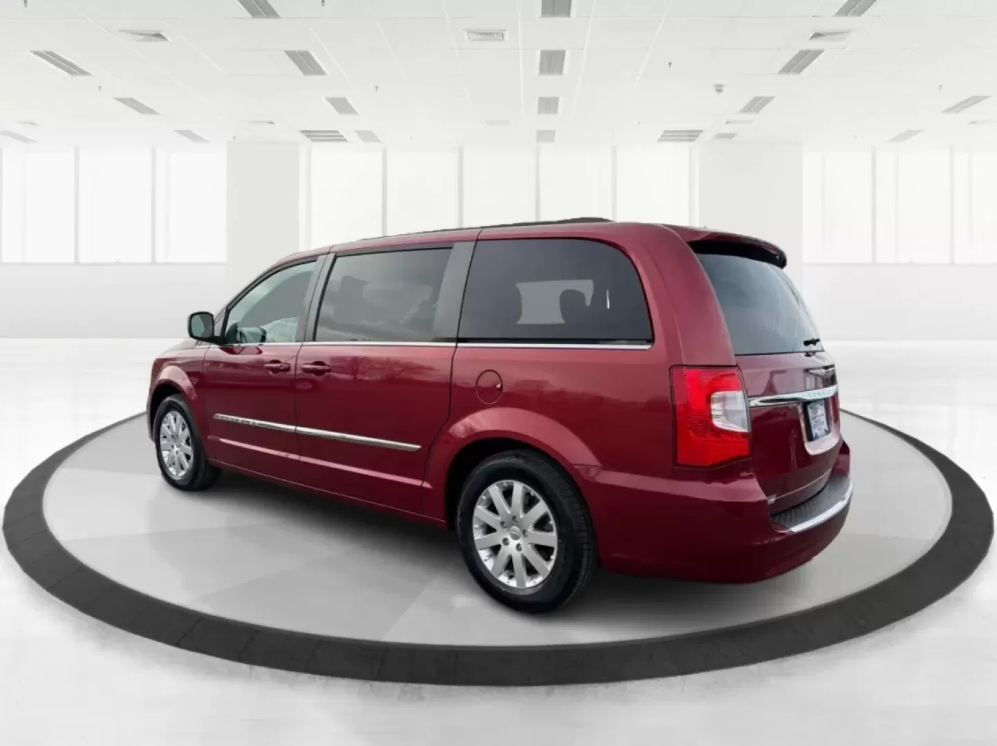 2015 Chrysler Town and Country Touring (2C4RC1BG4FR) with an 3.6L V-6 DOHC engine, located at 8750 N County Rd 25A, Piqua, OH, 45356, (937) 908-9800, 40.164391, -84.232513 - If you're searching for the perfect family vehicle that combines spaciousness, comfort, and advanced features, look no further than the 2015 Chrysler Town and Country Touring van available at Advantage Car and Credit in Piqua, OH. This passenger van is an ideal solution for growing families who ne - Photo#4