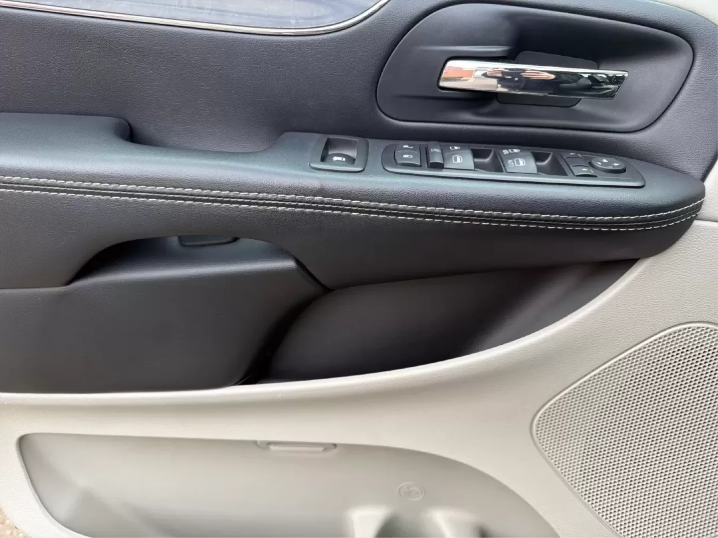 2015 Chrysler Town and Country Touring (2C4RC1BG4FR) with an 3.6L V-6 DOHC engine, located at 8750 N County Rd 25A, Piqua, OH, 45356, (937) 908-9800, 40.164391, -84.232513 - If you're searching for the perfect family vehicle that combines spaciousness, comfort, and advanced features, look no further than the 2015 Chrysler Town and Country Touring van available at Advantage Car and Credit in Piqua, OH. This passenger van is an ideal solution for growing families who ne - Photo#19