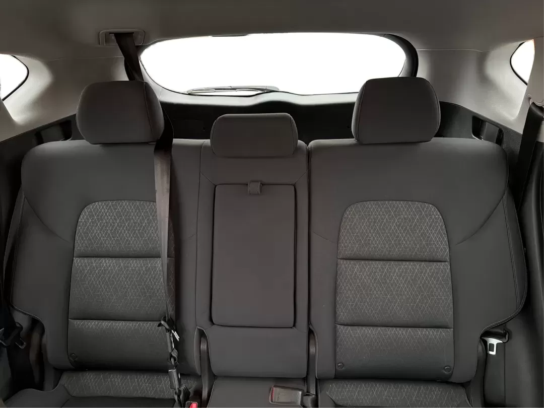 2018 Hyundai Tucson SE (KM8J23A42JU) with an Nu 2L I-4 gasoline direct injection engine, located at 8750 N County Rd 25A, Piqua, OH, 45356, (937) 908-9800, 40.164391, -84.232513 - **Explore the Open Road with the 2018 Hyundai Tucson at Advantage Car and Credit Piqua, OH**<br /> <br /> Are you ready to elevate your driving experience? Whether you're a growing family in need of extra space, a daily commuter looking for efficiency, or an adventure seeker craving weekend road tr - Photo#14