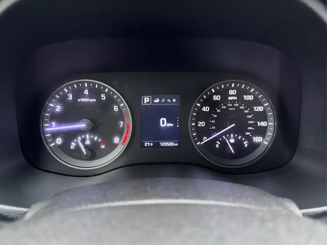 2018 Hyundai Tucson SE (KM8J23A42JU) with an Nu 2L I-4 gasoline direct injection engine, located at 8750 N County Rd 25A, Piqua, OH, 45356, (937) 908-9800, 40.164391, -84.232513 - **Explore the Open Road with the 2018 Hyundai Tucson at Advantage Car and Credit Piqua, OH**<br /> <br /> Are you ready to elevate your driving experience? Whether you're a growing family in need of extra space, a daily commuter looking for efficiency, or an adventure seeker craving weekend road tr - Photo#15