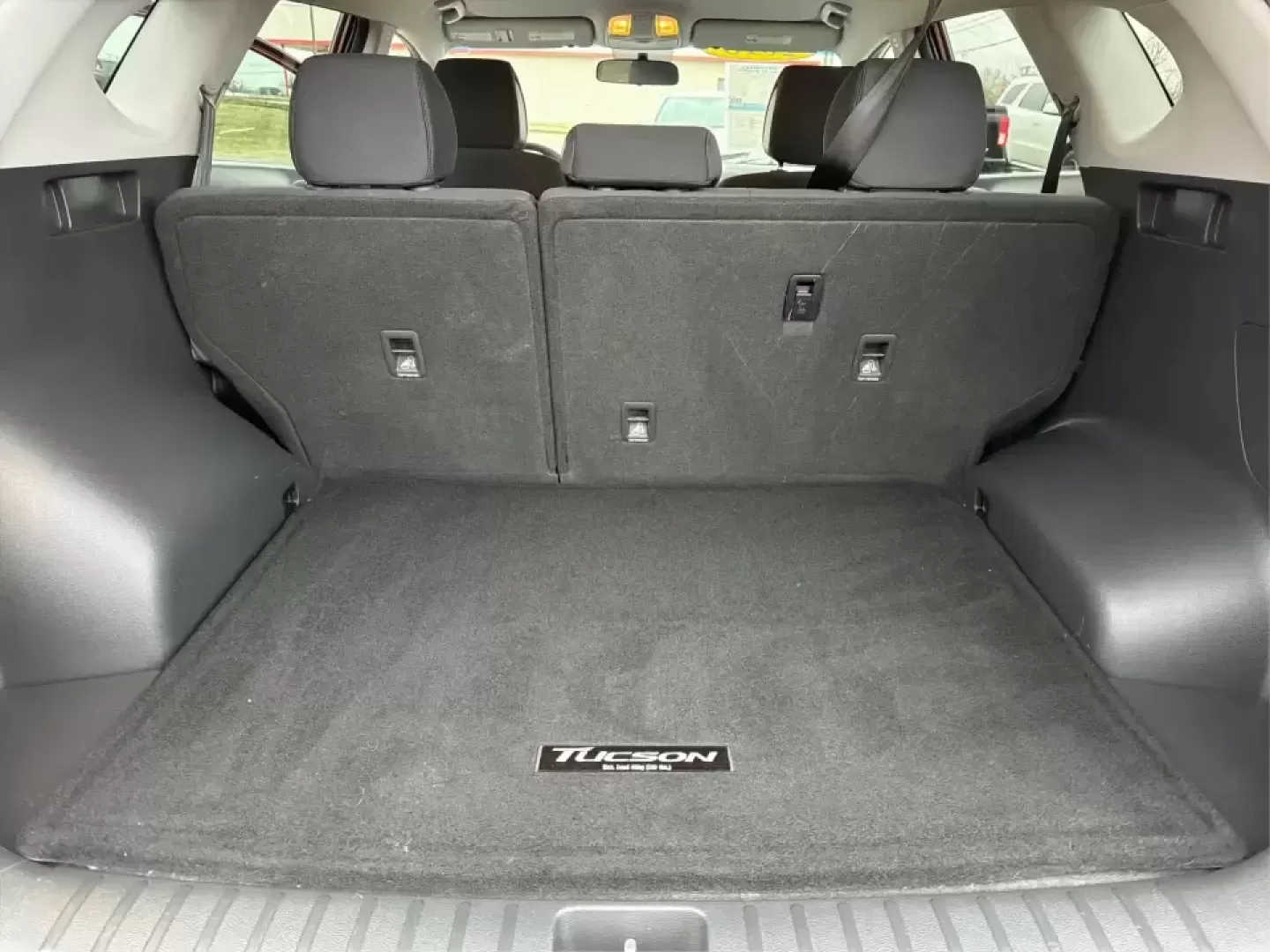 2018 Hyundai Tucson SE (KM8J23A42JU) with an Nu 2L I-4 gasoline direct injection engine, 6A transmission, located at 8750 N County Rd 25A, Piqua, OH, 45356, (937) 908-9800, 40.164391, -84.232513 - **Explore the Open Road with the 2018 Hyundai Tucson at Advantage Car and Credit Piqua, OH**<br /> <br /> Are you ready to elevate your driving experience? Whether you're a growing family in need of extra space, a daily commuter looking for efficiency, or an adventure seeker craving weekend road tr - Photo#12