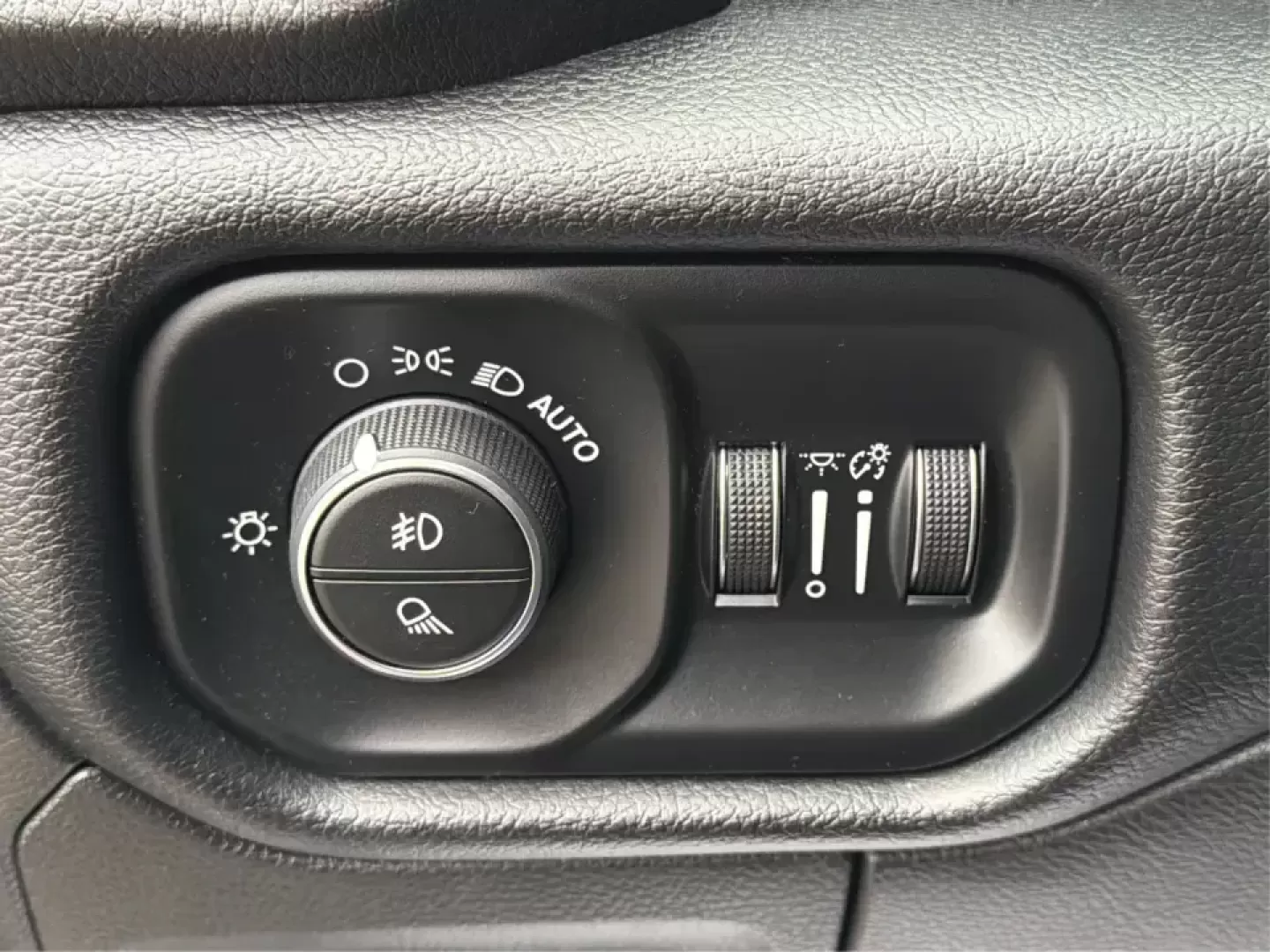 2019 Ram 1500 Big Horn/Lone Star Crew Cab 4x4 5'7 Box (1C6SRFFT9KN) with an 5.7L V8 OHV 16V engine, 8A transmission, located at 880 E. National Road, Vandalia, OH, 45377, (937) 908-9800, 39.891918, -84.183594 - **Unleash Your Adventure with This 2019 Ram 1500 Big Horn/Lone Star Crew Cab in Patriot Blue Pearlcoat!**<br /> <br /> Are you ready to elevate your lifestyle with a truck that can handle both your daily commute and weekend adventures? This 2019 Ram 1500 Big Horn/Lone Star Crew Cab is the perfect co - Photo#16