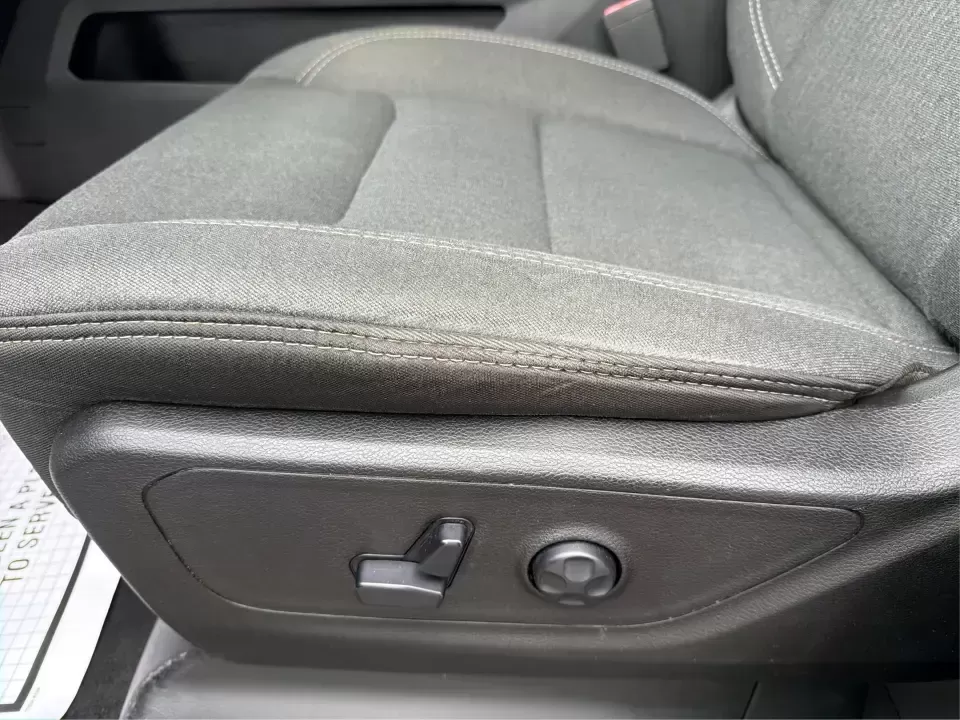 2019 Ram 1500 Big Horn/Lone Star Crew Cab 4x4 5'7 Box (1C6SRFFT9KN) with an 5.7L V8 OHV 16V engine, 8A transmission, located at 8750 N County Rd 25A, Piqua, OH, 45356, (937) 908-9800, 40.164391, -84.232513 - **Unleash Your Adventure with This 2019 Ram 1500 Big Horn/Lone Star Crew Cab in Patriot Blue Pearlcoat!**<br /> <br /> Are you ready to elevate your lifestyle with a truck that can handle both your daily commute and weekend adventures? This 2019 Ram 1500 Big Horn/Lone Star Crew Cab is the perfect co - Photo#17