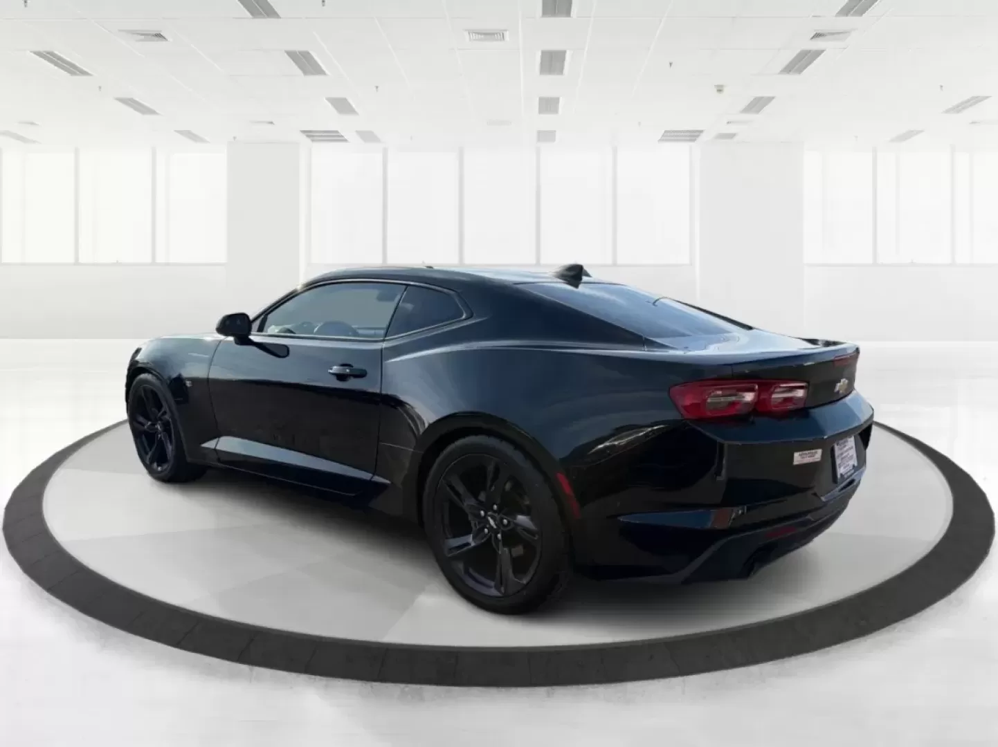 2019 Chevrolet Camaro (1G1FB1RS8K0) with an Other engine, located at 1230 East Main St, Xenia, OH, 45385, (937) 908-9800, 39.688026, -83.910172 - **Unleash Your Inner Adventurer with the 2019 Chevrolet Camaro 1LT at Advantage Car and Credit - Piqua!**<br /> <br /> Are you ready to take your driving experience to the next level? Whether you're seeking the thrill of the open road on weekends or need a stylish and reliable coupe for your daily c - Photo#4
