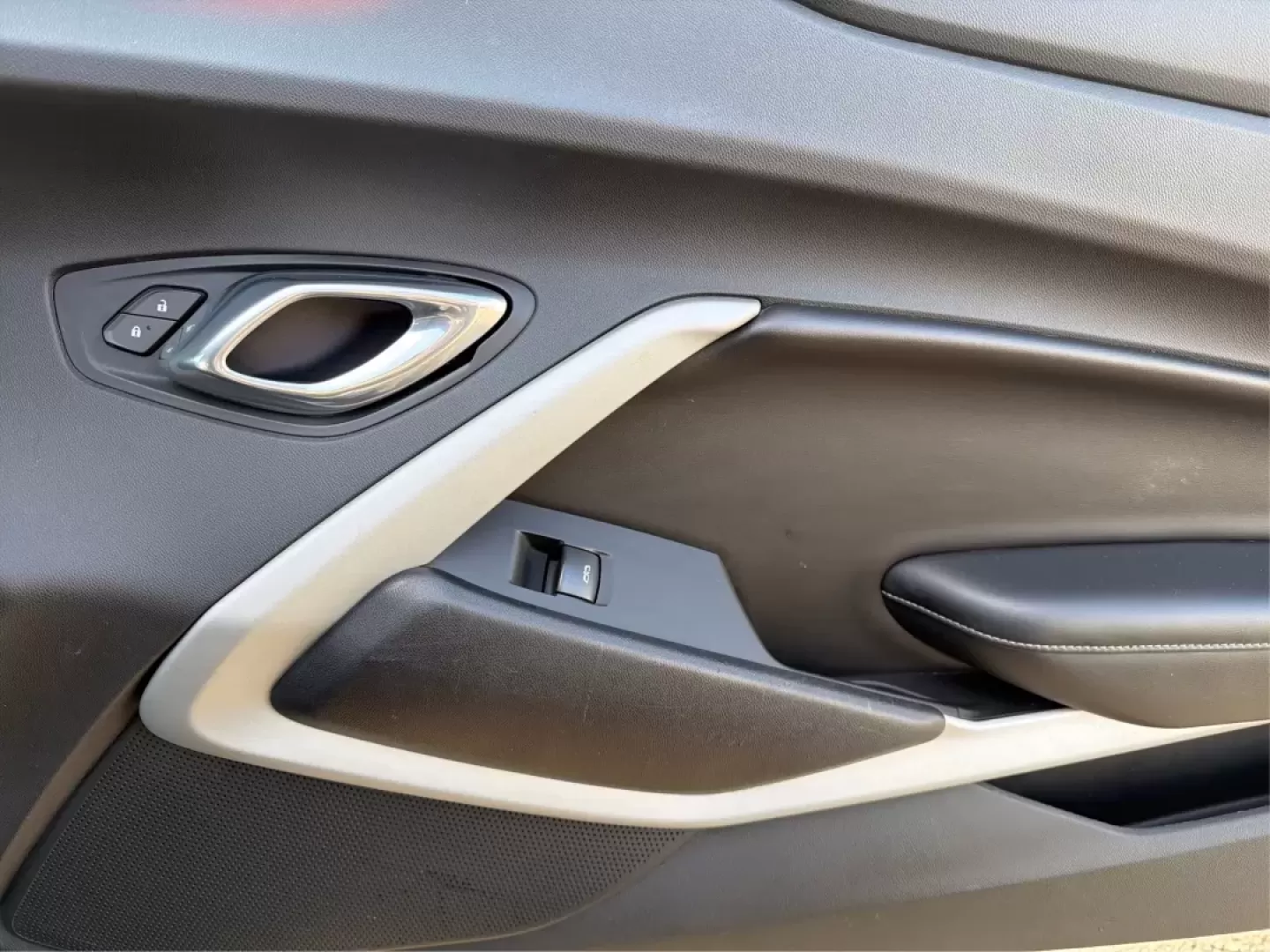 2019 Chevrolet Camaro (1G1FB1RS8K0) with an Other engine, located at 1230 East Main St, Xenia, OH, 45385, (937) 908-9800, 39.688026, -83.910172 - **Unleash Your Inner Adventurer with the 2019 Chevrolet Camaro 1LT at Advantage Car and Credit - Piqua!**<br /> <br /> Are you ready to take your driving experience to the next level? Whether you're seeking the thrill of the open road on weekends or need a stylish and reliable coupe for your daily c - Photo#17