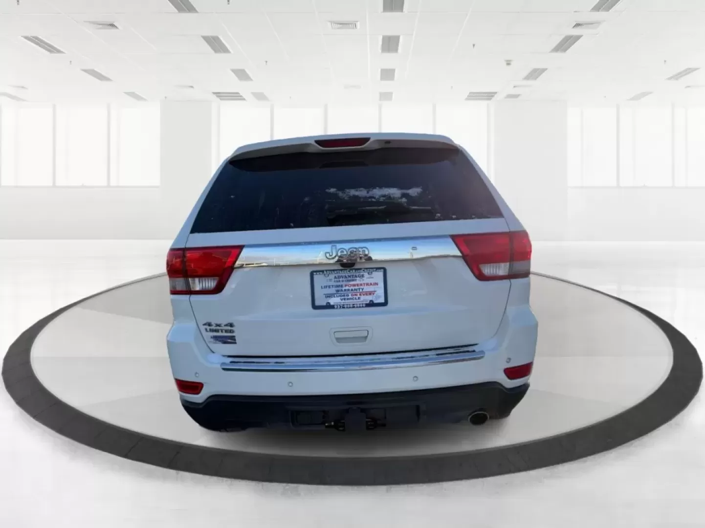 2011 Jeep Grand Cherokee Limited (1J4RR5GG7BC) with an Other engine, located at 1951 S Dayton Lakeview Rd., New Carlisle, OH, 45344, (937) 908-9800, 39.890999, -84.050255 - **Experience the Ultimate Adventure with This 2011 Jeep Grand Cherokee Limited!**<br /> <br /> Are you ready to elevate your weekend adventures and daily commutes? The 2011 Jeep Grand Cherokee Limited is designed for those who crave both versatility and luxury, making it the perfect choice for famil - Photo#3