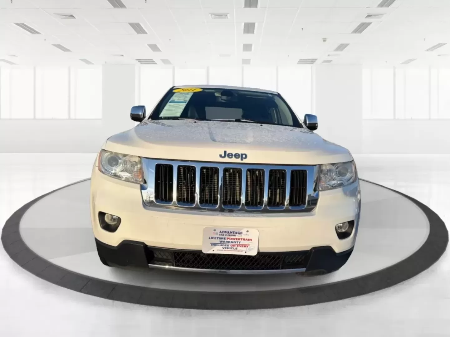 2011 Jeep Grand Cherokee Limited (1J4RR5GG7BC) with an Other engine, located at 1951 S Dayton Lakeview Rd., New Carlisle, OH, 45344, (937) 908-9800, 39.890999, -84.050255 - **Experience the Ultimate Adventure with This 2011 Jeep Grand Cherokee Limited!**<br /> <br /> Are you ready to elevate your weekend adventures and daily commutes? The 2011 Jeep Grand Cherokee Limited is designed for those who crave both versatility and luxury, making it the perfect choice for famil - Photo#7