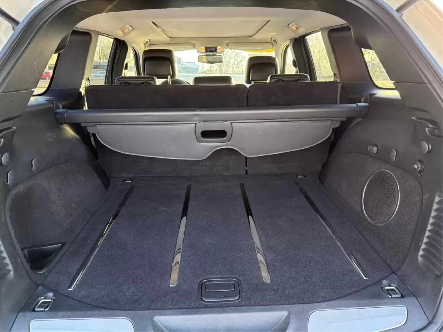 2011 Jeep Grand Cherokee Limited (1J4RR5GG7BC) with an Other engine, located at 1951 S Dayton Lakeview Rd., New Carlisle, OH, 45344, (937) 908-9800, 39.890999, -84.050255 - **Experience the Ultimate Adventure with This 2011 Jeep Grand Cherokee Limited!**<br /> <br /> Are you ready to elevate your weekend adventures and daily commutes? The 2011 Jeep Grand Cherokee Limited is designed for those who crave both versatility and luxury, making it the perfect choice for famil - Photo#12