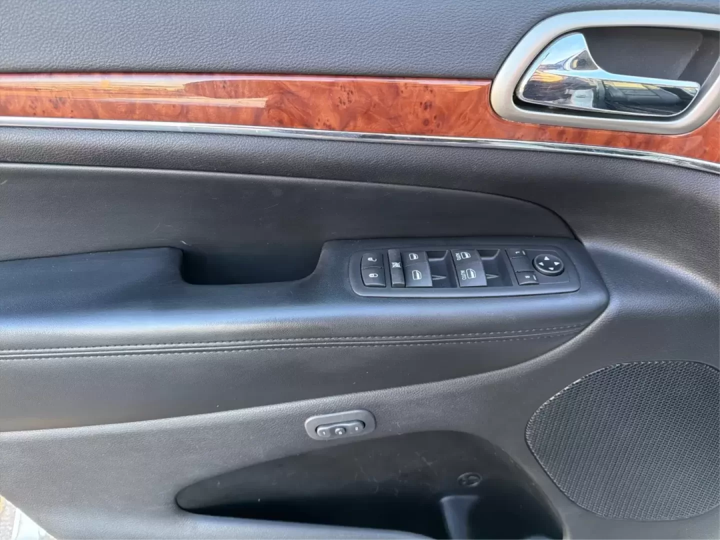 2011 Jeep Grand Cherokee Limited (1J4RR5GG7BC) with an Other engine, located at 1951 S Dayton Lakeview Rd., New Carlisle, OH, 45344, (937) 908-9800, 39.890999, -84.050255 - **Experience the Ultimate Adventure with This 2011 Jeep Grand Cherokee Limited!**<br /> <br /> Are you ready to elevate your weekend adventures and daily commutes? The 2011 Jeep Grand Cherokee Limited is designed for those who crave both versatility and luxury, making it the perfect choice for famil - Photo#19