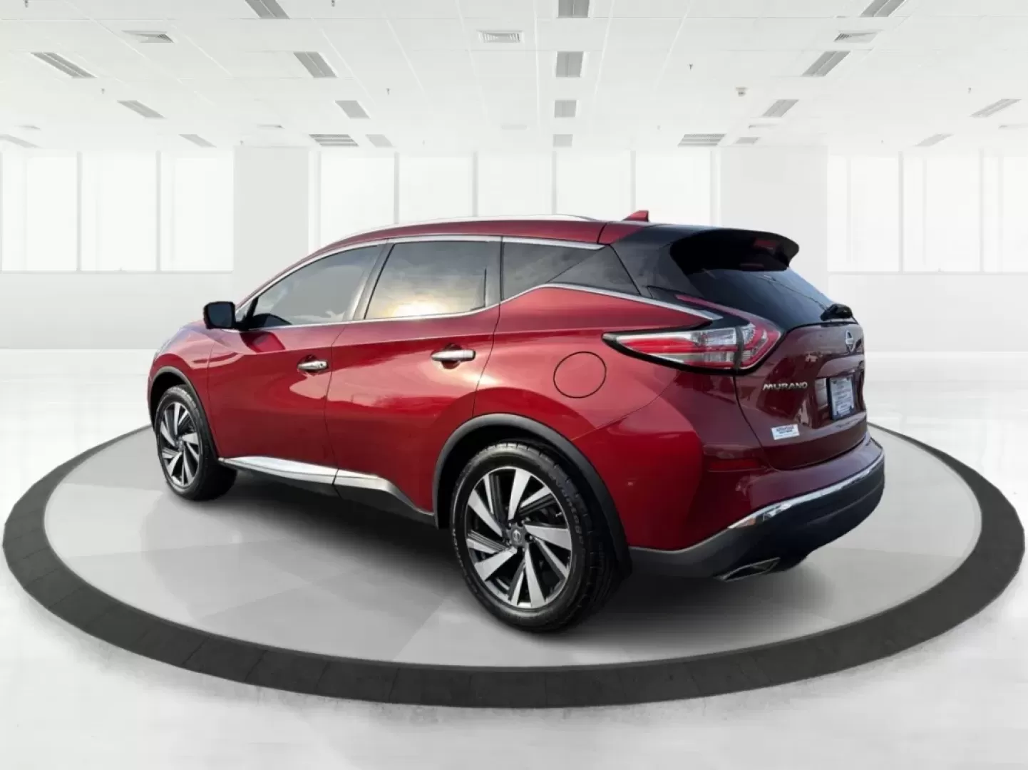 2018 Nissan Murano Platinum (5N1AZ2MGXJN) with an 3.5L V-6 DOHC engine, CVT transmission, located at 880 E. National Road, Vandalia, OH, 45377, (937) 908-9800, 39.891918, -84.183594 - **Adventure Awaits with the 2018 Nissan Murano Platinum at Advantage Car and Credit - Vandalia!**<br /> <br /> Are you ready to elevate your driving experience while enjoying the perfect blend of style, comfort, and reliability? The 2018 Nissan Murano Platinum is not just a vehicle; it's the key to - Photo#4