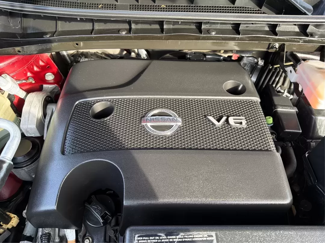 2018 Nissan Murano Platinum (5N1AZ2MGXJN) with an 3.5L V-6 DOHC engine, located at 880 E. National Road, Vandalia, OH, 45377, (937) 908-9800, 39.891918, -84.183594 - **Adventure Awaits with the 2018 Nissan Murano Platinum at Advantage Car and Credit - Vandalia!**<br /> <br /> Are you ready to elevate your driving experience while enjoying the perfect blend of style, comfort, and reliability? The 2018 Nissan Murano Platinum is not just a vehicle; it's the key to - Photo#11