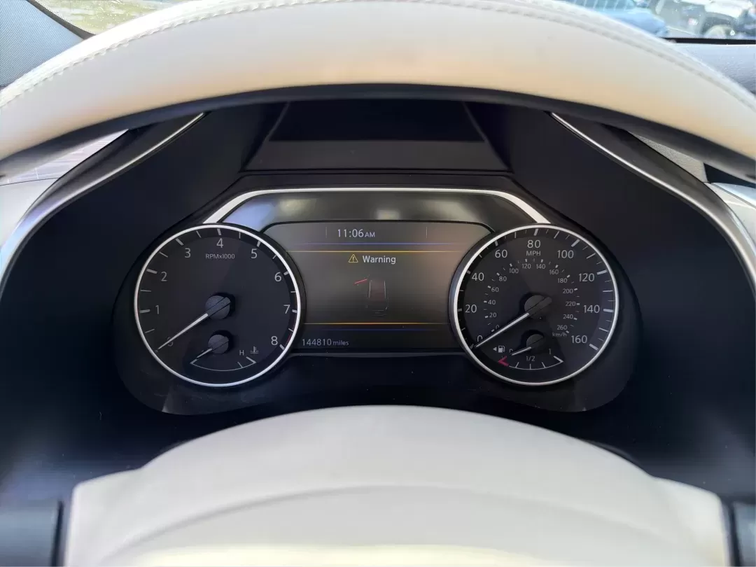 2018 Nissan Murano Platinum (5N1AZ2MGXJN) with an 3.5L V-6 DOHC engine, located at 880 E. National Road, Vandalia, OH, 45377, (937) 908-9800, 39.891918, -84.183594 - **Adventure Awaits with the 2018 Nissan Murano Platinum at Advantage Car and Credit - Vandalia!**<br /> <br /> Are you ready to elevate your driving experience while enjoying the perfect blend of style, comfort, and reliability? The 2018 Nissan Murano Platinum is not just a vehicle; it's the key to - Photo#15