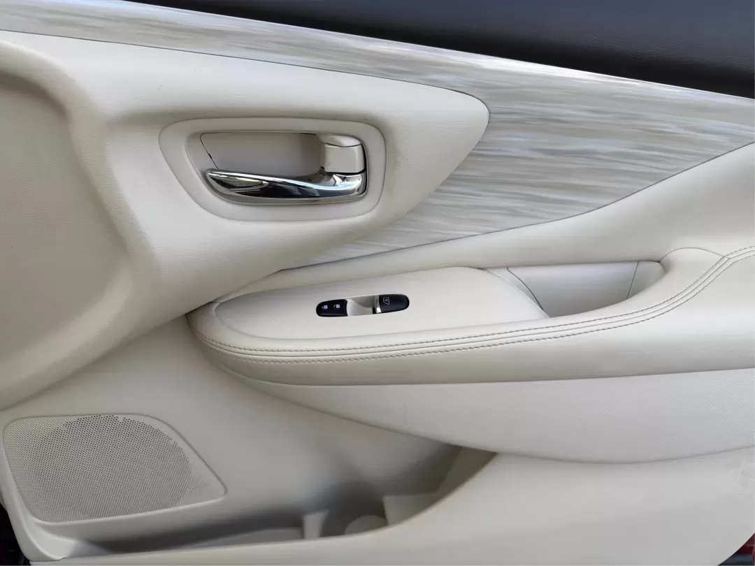 2018 Nissan Murano Platinum (5N1AZ2MGXJN) with an 3.5L V-6 DOHC engine, located at 880 E. National Road, Vandalia, OH, 45377, (937) 908-9800, 39.891918, -84.183594 - **Adventure Awaits with the 2018 Nissan Murano Platinum at Advantage Car and Credit - Vandalia!**<br /> <br /> Are you ready to elevate your driving experience while enjoying the perfect blend of style, comfort, and reliability? The 2018 Nissan Murano Platinum is not just a vehicle; it's the key to - Photo#19