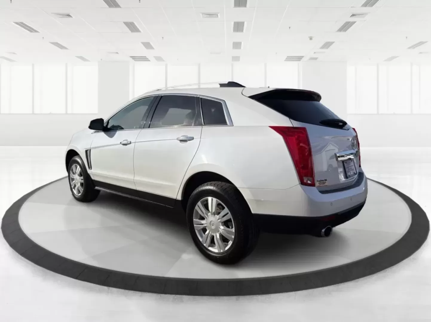 2016 Cadillac SRX Luxury Collection (3GYFNBE37GS) with an 3.6L V-6 gasoline direct injection engine, located at 8750 N County Rd 25A, Piqua, OH, 45356, (937) 908-9800, 40.164391, -84.232513 - **Elevate Your Journey: Own the 2016 Cadillac SRX Luxury Collection SUV Today!**<br /> <br /> Are you in search of a sophisticated vehicle that embraces both practicality and luxury? Look no further than this stunning 2016 Cadillac SRX Luxury Collection SUV, available now at Advantage Car and Credit - Photo#4