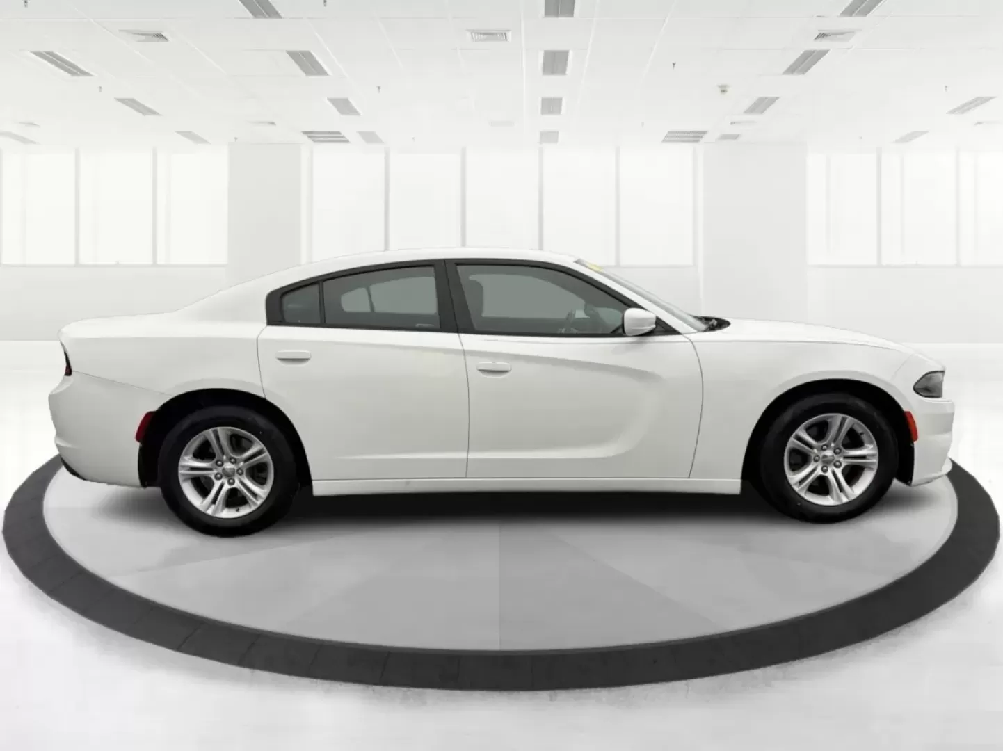 2015 Dodge Charger (2C3CDXBG3FH) with an 3.6L V-6 DOHC engine, located at 1099 N County Rd 25A , Troy, OH, 45373, (937) 908-9800, 40.057079, -84.212883 - Experience the thrill of the open road with the 2015 Dodge Charger SE, a powerful sedan that perfectly balances performance and comfort. This vehicle is an ideal choice for those looking to elevate their daily commute or make unforgettable road trips. Whether you're navigating through the charming s - Photo#1