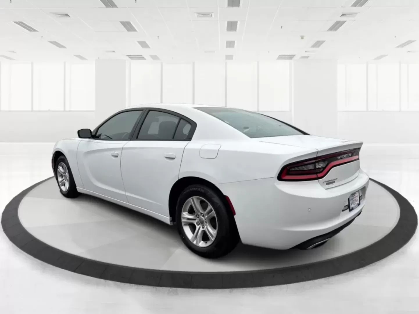 2015 Dodge Charger (2C3CDXBG3FH) with an 3.6L V-6 DOHC engine, located at 1099 N County Rd 25A , Troy, OH, 45373, (937) 908-9800, 40.057079, -84.212883 - Experience the thrill of the open road with the 2015 Dodge Charger SE, a powerful sedan that perfectly balances performance and comfort. This vehicle is an ideal choice for those looking to elevate their daily commute or make unforgettable road trips. Whether you're navigating through the charming s - Photo#4