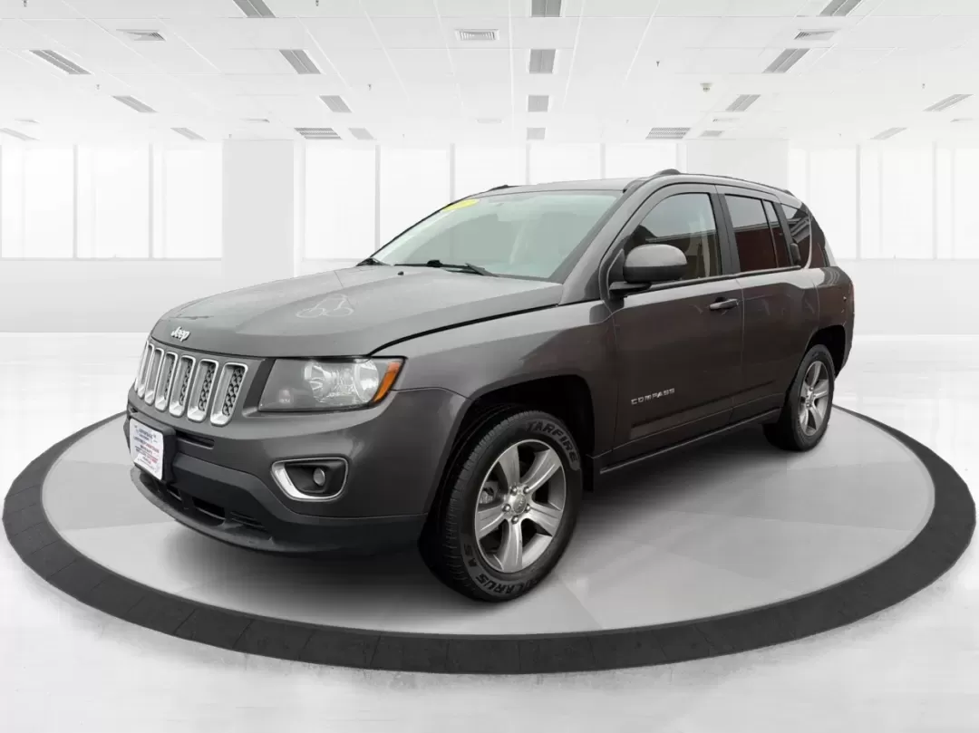 2017 Jeep Compass High Altitude 4x4 (1C4NJDEBXHD) with an 2.4L I-4 DOHC engine, located at 4508 South Dixie Dr, Moraine, OH, 45439, (937) 908-9800, 39.689976, -84.218452 - **Adventure Awaits with the 2017 Jeep Compass High Altitude 4x4!**<br /> <br /> If you're dreaming of weekend getaways, outdoor excursions, or simply need a reliable vehicle for your daily commute, the 2017 Jeep Compass High Altitude 4x4 is your ticket to adventure. Here at Advantage Car and Credit - Photo#8