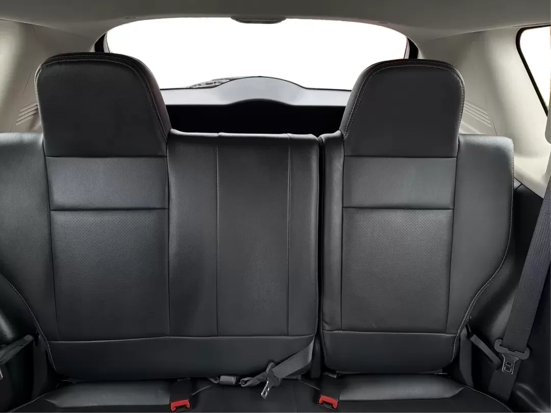 2017 Jeep Compass High Altitude 4x4 (1C4NJDEBXHD) with an 2.4L I-4 DOHC engine, located at 4508 South Dixie Dr, Moraine, OH, 45439, (937) 908-9800, 39.689976, -84.218452 - **Adventure Awaits with the 2017 Jeep Compass High Altitude 4x4!**<br /> <br /> If you're dreaming of weekend getaways, outdoor excursions, or simply need a reliable vehicle for your daily commute, the 2017 Jeep Compass High Altitude 4x4 is your ticket to adventure. Here at Advantage Car and Credit - Photo#14