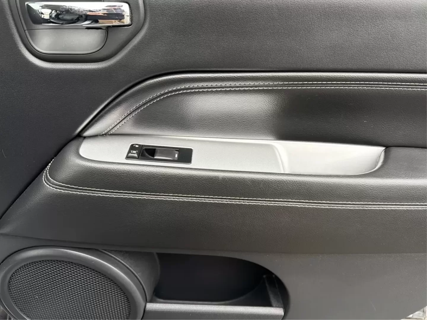 2017 Jeep Compass High Altitude 4x4 (1C4NJDEBXHD) with an 2.4L I-4 DOHC engine, 6A transmission, located at 401 Woodman Dr, Riverside, OH, 45431, (937) 908-9800, 39.760899, -84.123421 - **Adventure Awaits with the 2017 Jeep Compass High Altitude 4x4!**<br /> <br /> If you're dreaming of weekend getaways, outdoor excursions, or simply need a reliable vehicle for your daily commute, the 2017 Jeep Compass High Altitude 4x4 is your ticket to adventure. Here at Advantage Car and Credit - Photo#19