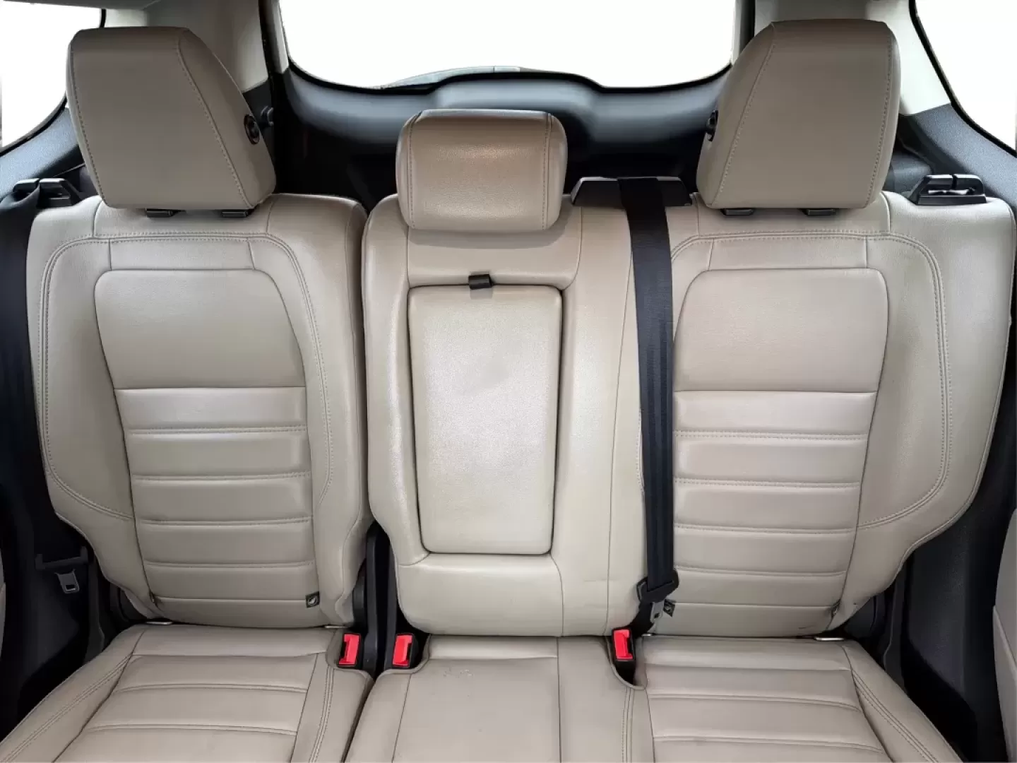 2019 Ford Escape SEL 4WD (1FMCU9HD4KU) with an 1.5L L4 DOHC 16V engine, 6-Speed Automatic transmission, located at 4508 South Dixie Dr, Moraine, OH, 45439, (937) 908-9800, 39.689976, -84.218452 - **Adventure Awaits in the 2019 Ford Escape SEL 4WD: Your Next Family SUV!**<br /> <br /> Embrace the thrill of adventure without compromising comfort and safety with the 2019 Ford Escape SEL 4WD, now available at Advantage Car and Credit - Moraine. Perfect for growing families or anyone seeking a ve - Photo#14