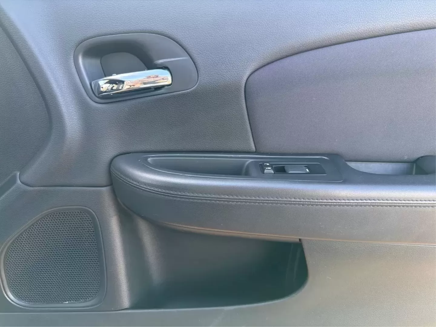 2012 Chrysler 200 Touring (1C3CCBBG2CN) with an 3.6L V6 DOHC 24V FFV engine, 6-Speed Automatic transmission, located at 880 E. National Road, Vandalia, OH, 45377, (937) 908-9800, 39.891918, -84.183594 - Discover the perfect blend of style, comfort, and affordability with the 2012 Chrysler 200 Touring sedan, available now at Advantage Car and Credit in Vandalia, OH. This vehicle is ideal for budget-conscious buyers seeking a reliable ride for daily commutes or weekend adventures. With its sleek Tung - Photo#19