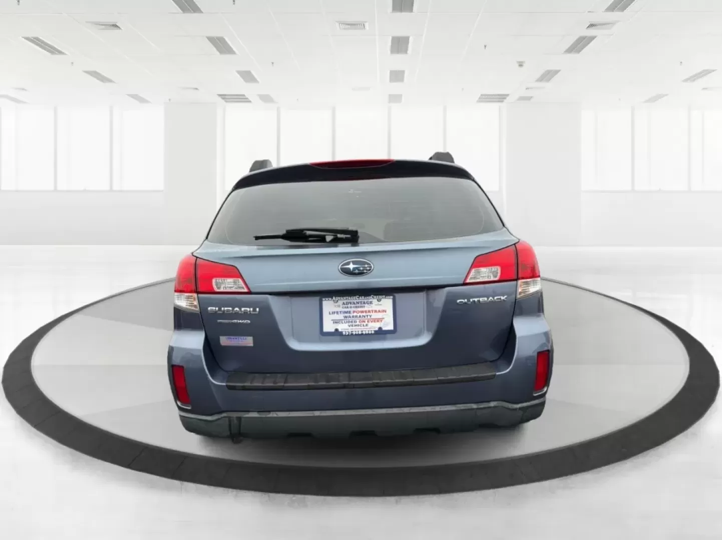 2014 Subaru Outback 2.5i (4S4BRCAC5E3) with an 2.5L H-4 DOHC engine, Continuously Variable Transmission (CVT) transmission, located at 1230 East Main St, Xenia, OH, 45385, (937) 908-9800, 39.688026, -83.910172 - **Adventure Awaits with the 2014 Subaru Outback 2.5i at Advantage Car and Credit - Xenia!**<br /> <br /> Are you ready to elevate your lifestyle with a vehicle designed for both comfort and adventure? The 2014 Subaru Outback 2.5i is your perfect companion for weekend getaways, family road trips, or - Photo#3