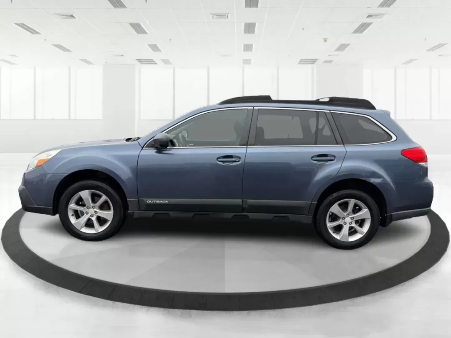 2014 Subaru Outback 2.5i (4S4BRCAC5E3) with an 2.5L H-4 DOHC engine, Continuously Variable Transmission (CVT) transmission, located at 1230 East Main St, Xenia, OH, 45385, (937) 908-9800, 39.688026, -83.910172 - **Adventure Awaits with the 2014 Subaru Outback 2.5i at Advantage Car and Credit - Xenia!**<br /> <br /> Are you ready to elevate your lifestyle with a vehicle designed for both comfort and adventure? The 2014 Subaru Outback 2.5i is your perfect companion for weekend getaways, family road trips, or - Photo#5