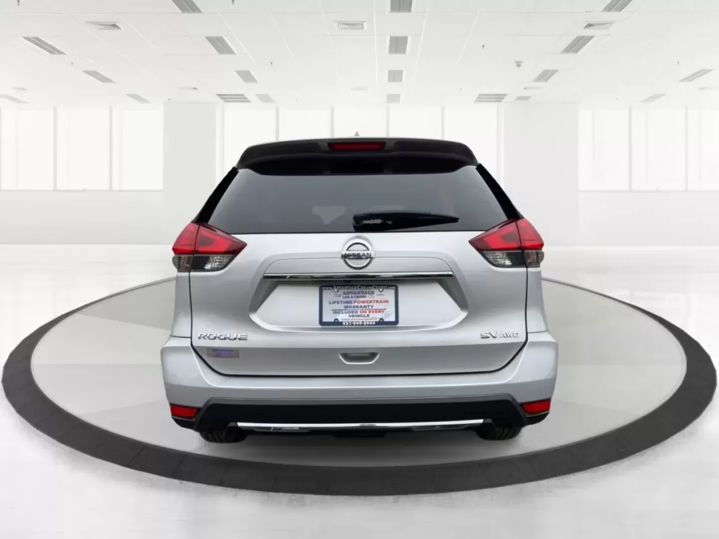 2017 Nissan Rogue SV (JN8AT2MV5HW) with an 2.5L I-4 DOHC engine, located at 401 Woodman Dr, Riverside, OH, 45431, (937) 908-9800, 39.760899, -84.123421 - **Explore the Open Road with the 2017 Nissan Rogue SV Your Perfect Family SUV!**<br /> <br /> Are you looking for a vehicle that effortlessly combines style, practicality, and versatility? The 2017 Nissan Rogue SV is the ultimate choice for growing families and adventure seekers alike. With its spa - Photo#3