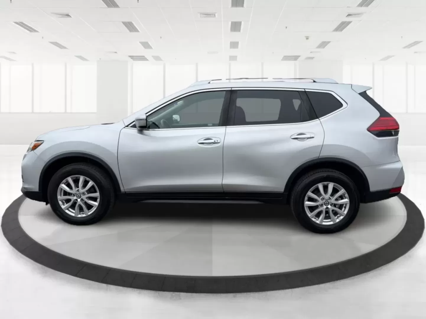 2017 Nissan Rogue SV (JN8AT2MV5HW) with an 2.5L I-4 DOHC engine, located at 401 Woodman Dr, Riverside, OH, 45431, (937) 908-9800, 39.760899, -84.123421 - **Explore the Open Road with the 2017 Nissan Rogue SV Your Perfect Family SUV!**<br /> <br /> Are you looking for a vehicle that effortlessly combines style, practicality, and versatility? The 2017 Nissan Rogue SV is the ultimate choice for growing families and adventure seekers alike. With its spa - Photo#5
