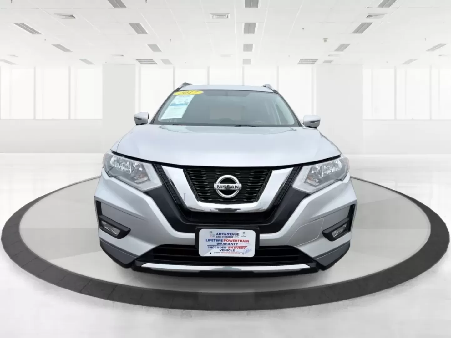 2017 Nissan Rogue SV (JN8AT2MV5HW) with an 2.5L I-4 DOHC engine, located at 401 Woodman Dr, Riverside, OH, 45431, (937) 908-9800, 39.760899, -84.123421 - **Explore the Open Road with the 2017 Nissan Rogue SV Your Perfect Family SUV!**<br /> <br /> Are you looking for a vehicle that effortlessly combines style, practicality, and versatility? The 2017 Nissan Rogue SV is the ultimate choice for growing families and adventure seekers alike. With its spa - Photo#7