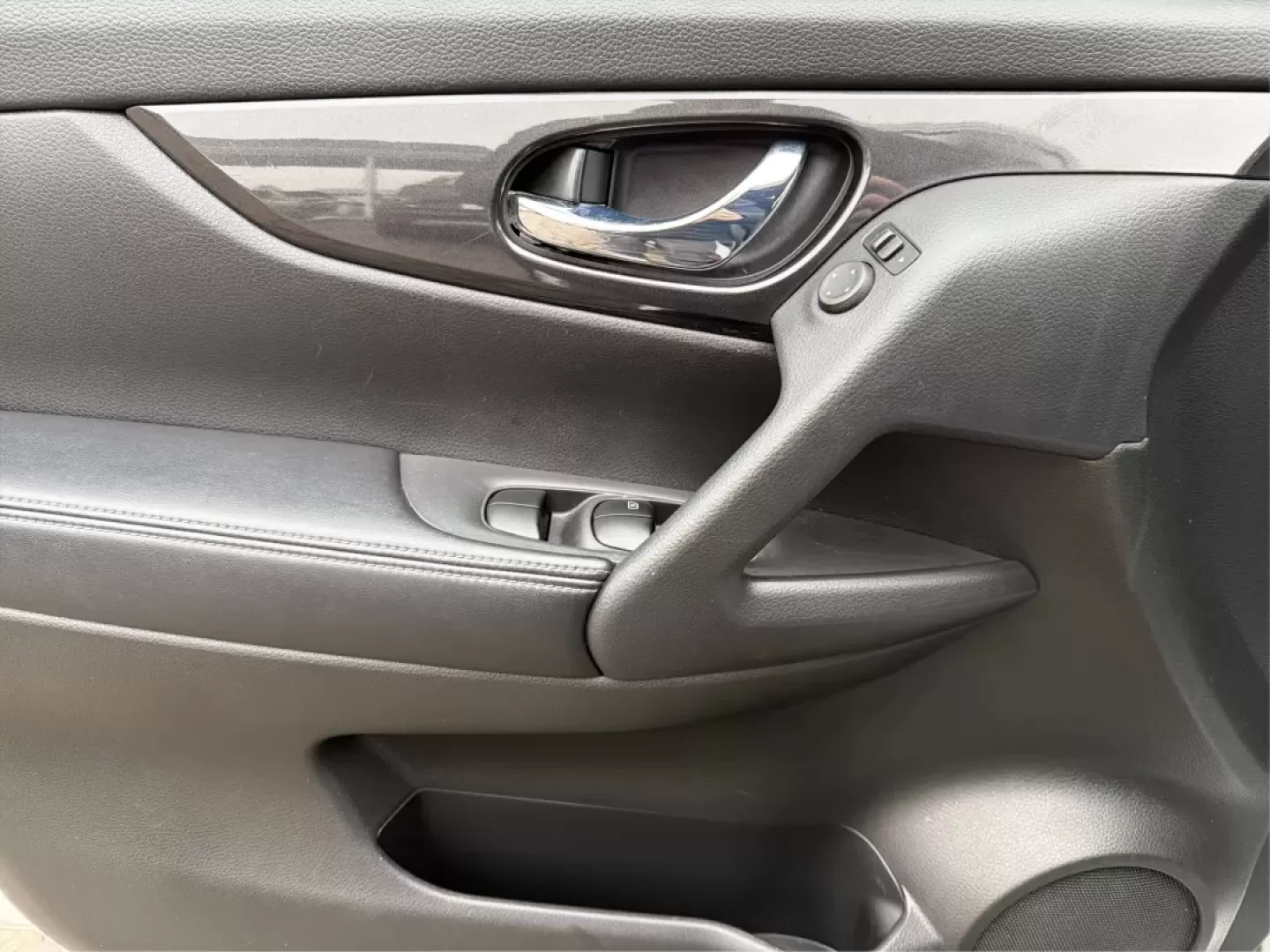 2017 Nissan Rogue SV (JN8AT2MV5HW) with an 2.5L I-4 DOHC engine, located at 401 Woodman Dr, Riverside, OH, 45431, (937) 908-9800, 39.760899, -84.123421 - **Explore the Open Road with the 2017 Nissan Rogue SV Your Perfect Family SUV!**<br /> <br /> Are you looking for a vehicle that effortlessly combines style, practicality, and versatility? The 2017 Nissan Rogue SV is the ultimate choice for growing families and adventure seekers alike. With its spa - Photo#18