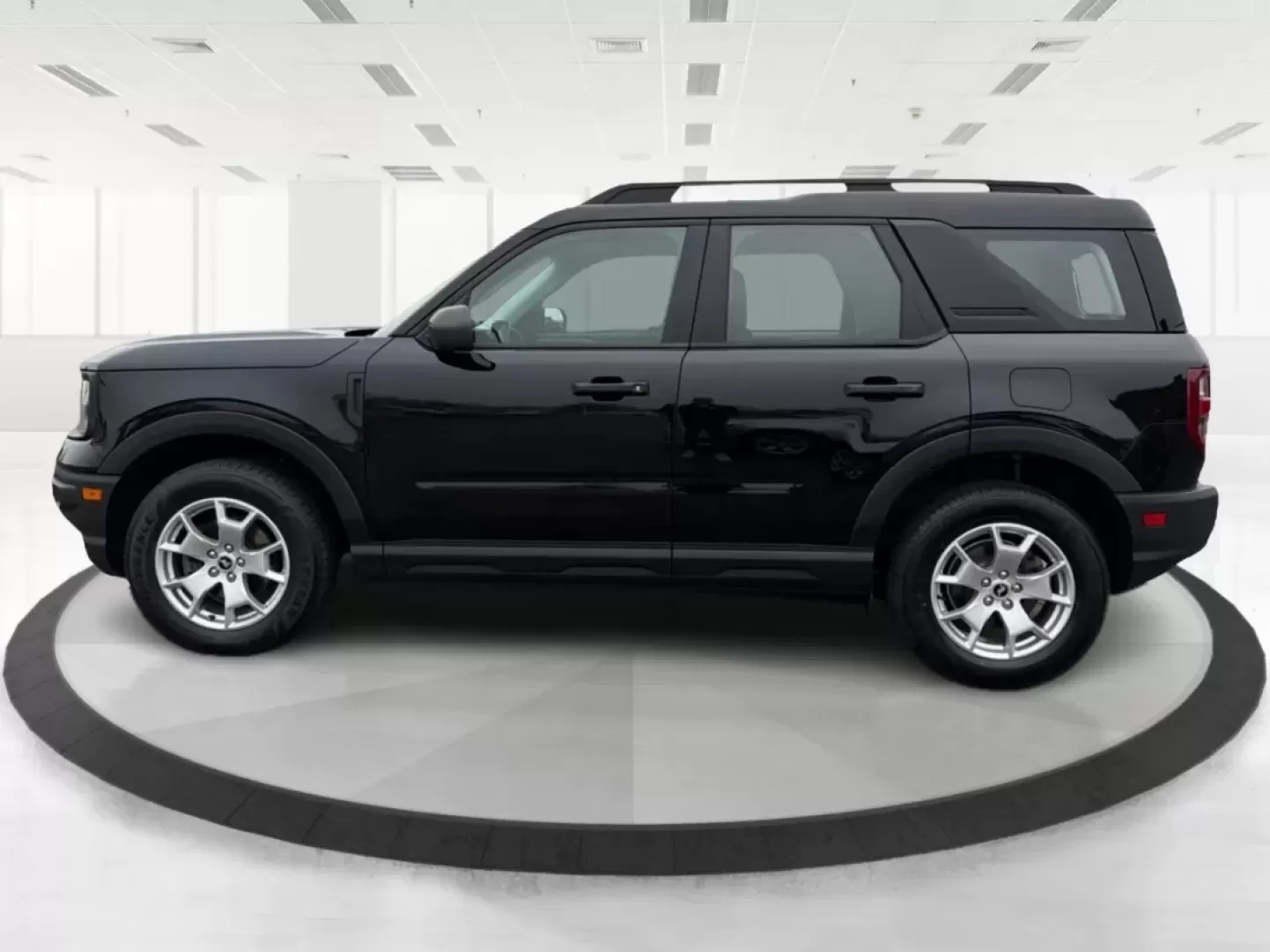 2021 Ford Bronco Sport Base (3FMCR9A63MR) with an 1.5L L3 engine, 8A transmission, located at 1230 East Main St, Xenia, OH, 45385, (937) 908-9800, 39.688026, -83.910172 - Experience adventure like never before with the rugged 2021 Ford Bronco Sport Base, now available at Advantage Car and Credit in Xenia, OH! Perfect for outdoor enthusiasts and weekend warriors, this versatile SUV is designed to handle both urban streets and off-road trails. With stylish elegance and - Photo#5