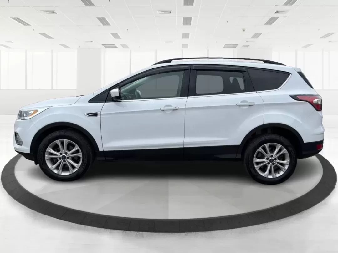 2017 Ford Escape SE (1FMCU0GDXHU) with an Other engine, located at 1184 Kauffman Ave, Fairborn, OH, 45324, (937) 908-9800, 39.807072, -84.030914 - ### Discover Your Next Adventure with the 2017 Ford Escape SE at Advantage Car and Credit - Fairborn<br /> <br /> Are you ready to elevate your daily commute or embark on your next weekend adventure? Look no further than the **2017 Ford Escape SE**, now available at **Advantage Car and Credit** in F - Photo#5