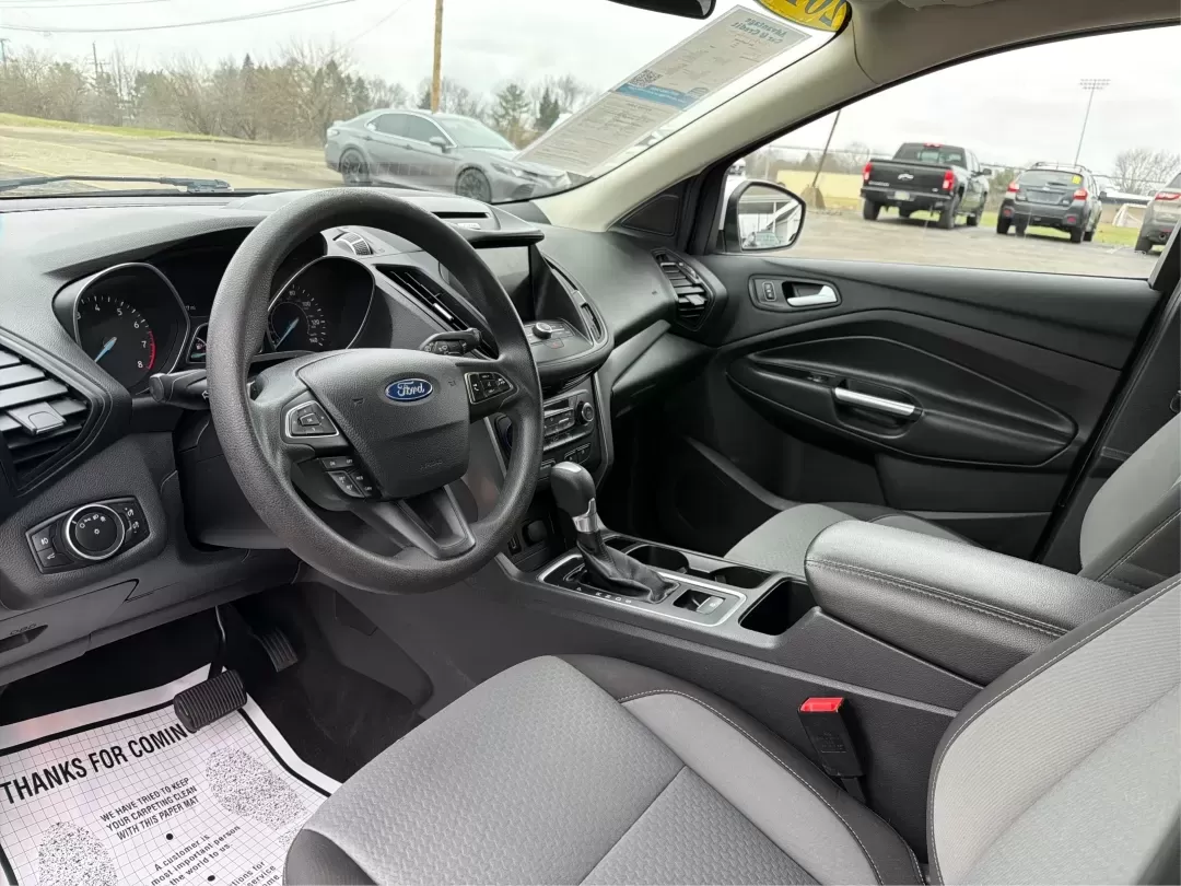 2017 Ford Escape SE (1FMCU0GDXHU) with an Other engine, located at 1184 Kauffman Ave, Fairborn, OH, 45324, (937) 908-9800, 39.807072, -84.030914 - ### Discover Your Next Adventure with the 2017 Ford Escape SE at Advantage Car and Credit - Fairborn<br /> <br /> Are you ready to elevate your daily commute or embark on your next weekend adventure? Look no further than the **2017 Ford Escape SE**, now available at **Advantage Car and Credit** in F - Photo#9