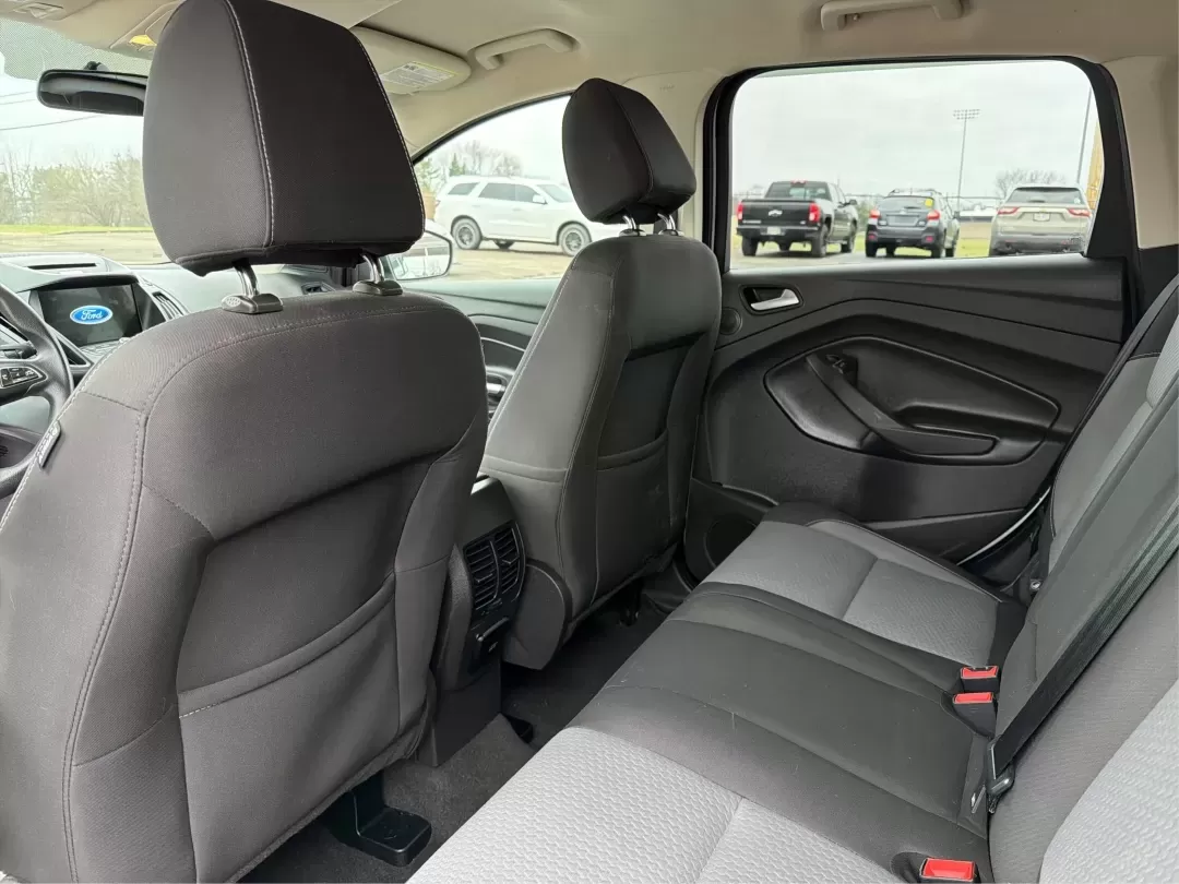 2017 Ford Escape SE (1FMCU0GDXHU) with an Other engine, located at 1184 Kauffman Ave, Fairborn, OH, 45324, (937) 908-9800, 39.807072, -84.030914 - ### Discover Your Next Adventure with the 2017 Ford Escape SE at Advantage Car and Credit - Fairborn<br /> <br /> Are you ready to elevate your daily commute or embark on your next weekend adventure? Look no further than the **2017 Ford Escape SE**, now available at **Advantage Car and Credit** in F - Photo#10