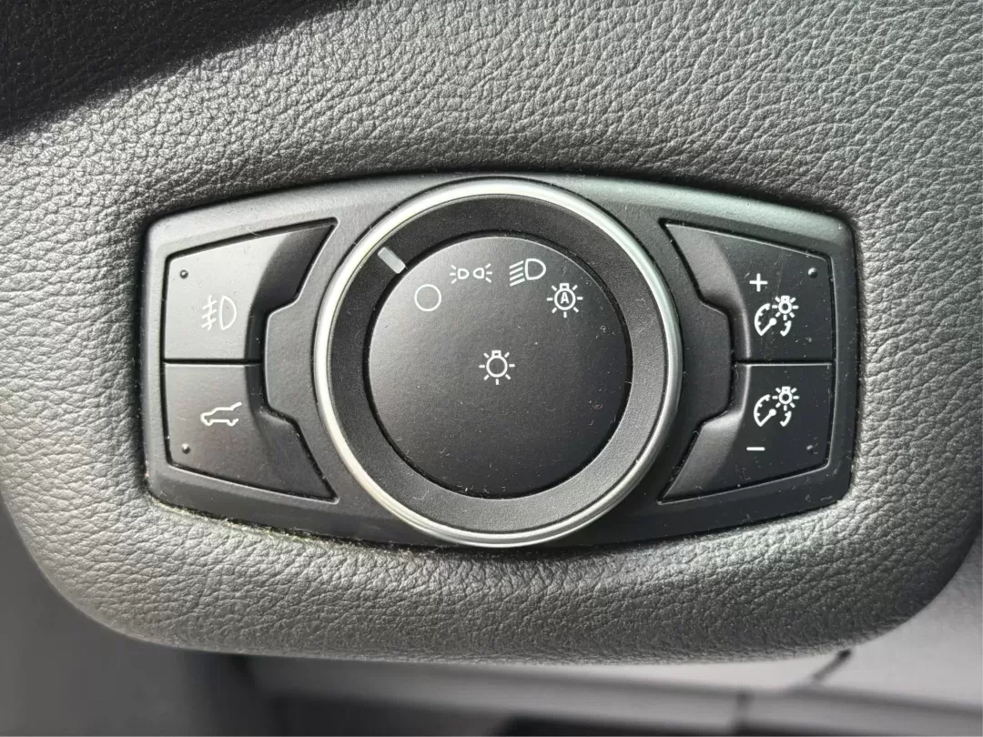 2017 Ford Escape SE (1FMCU0GDXHU) with an Other engine, located at 1184 Kauffman Ave, Fairborn, OH, 45324, (937) 908-9800, 39.807072, -84.030914 - ### Discover Your Next Adventure with the 2017 Ford Escape SE at Advantage Car and Credit - Fairborn<br /> <br /> Are you ready to elevate your daily commute or embark on your next weekend adventure? Look no further than the **2017 Ford Escape SE**, now available at **Advantage Car and Credit** in F - Photo#17