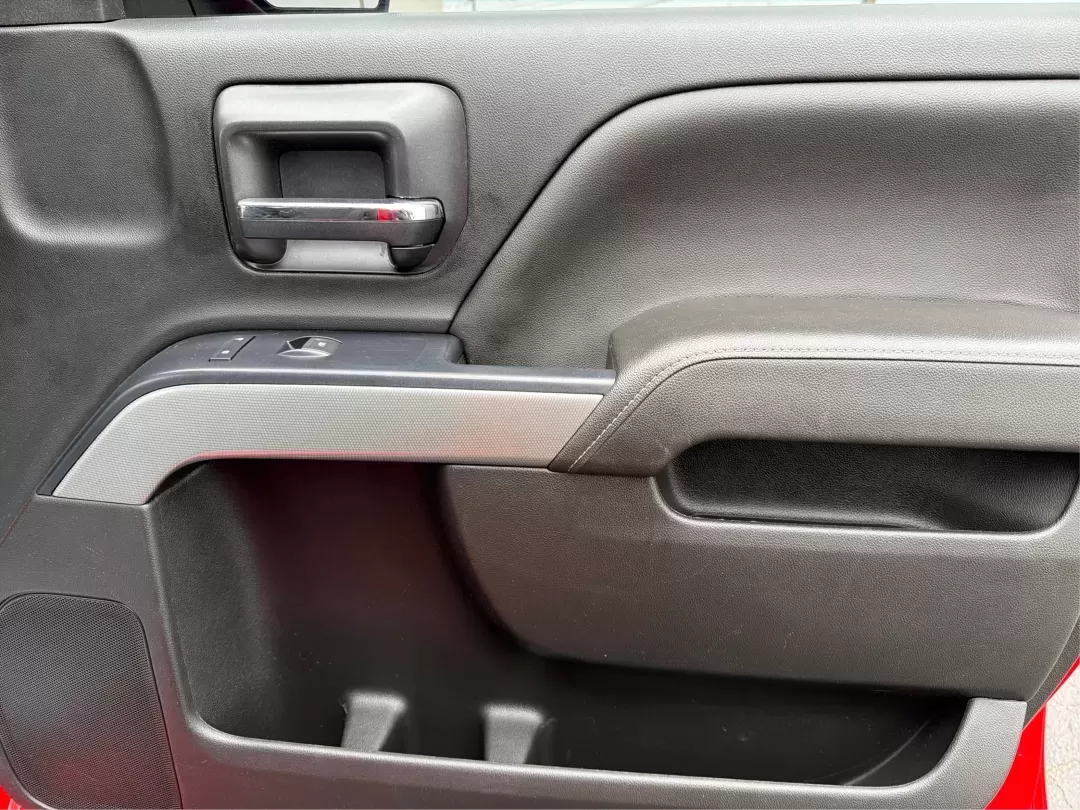 2017 Chevrolet Silverado 1500 2LT (1GCVKREC2HZ) with an EcoTec3 4.3L V-6 gasoline direct injection engine, located at 1184 Kauffman Ave, Fairborn, OH, 45324, (937) 908-9800, 39.807072, -84.030914 - 2017 Chevrolet Silverado 1500 2LT - Photo#19