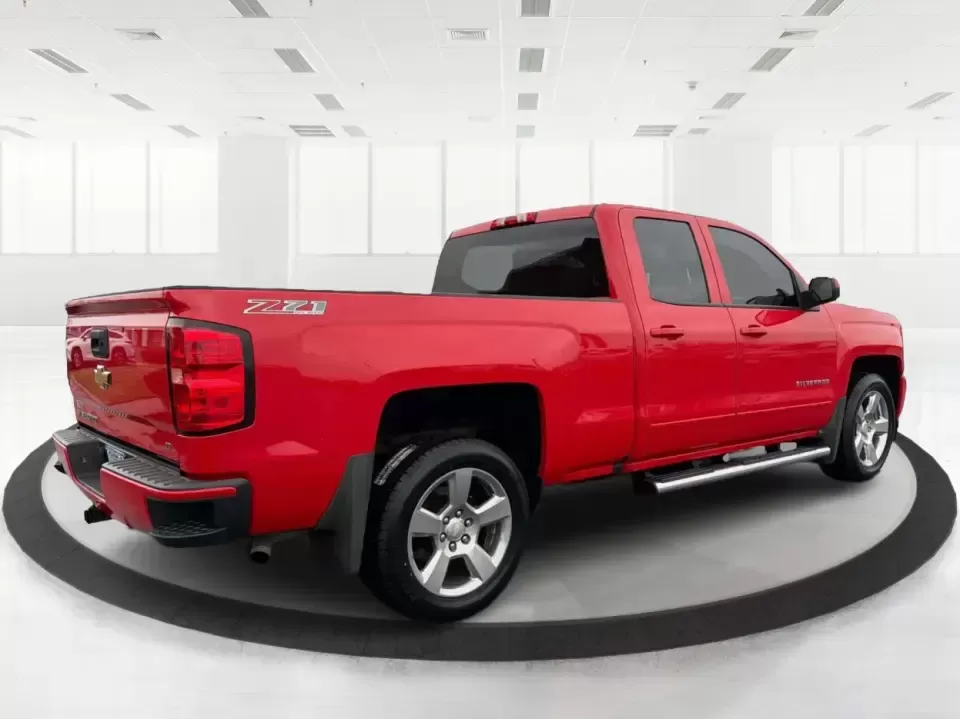 2017 Chevrolet Silverado 1500 2LT (1GCVKREC2HZ) with an EcoTec3 4.3L V-6 gasoline direct injection engine, 6A transmission, located at 1184 Kauffman Ave, Fairborn, OH, 45324, (937) 908-9800, 39.807072, -84.030914 - **Unleash Adventure with the 2017 Chevrolet Silverado 1500 at Advantage Car and Credit Moraine, OH!**<br /> <br /> Are you ready to conquer your daily commute or embark on thrilling weekend adventures? The 2017 Chevrolet Silverado 1500 is more than just a truck; it's a lifestyle choice perfect for - Photo#2