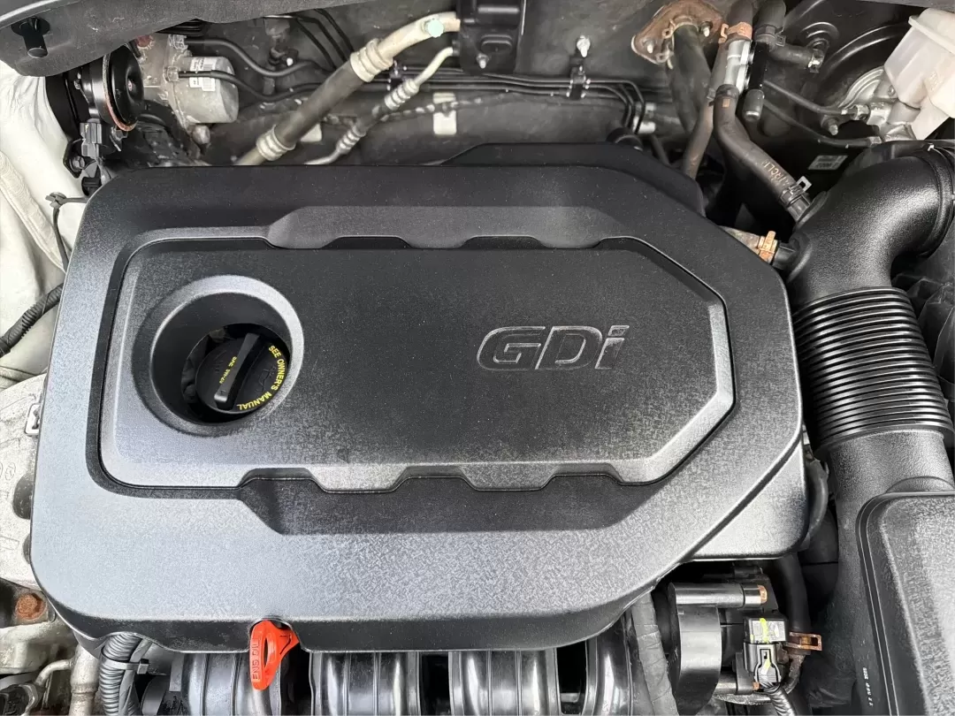 2017 Hyundai Santa Fe 2.4L (5NMZTDLB2HH) with an Theta II 2.4L I-4 gasoline direct injection engine, located at 1951 S Dayton Lakeview Rd., New Carlisle, OH, 45344, (937) 908-9800, 39.890999, -84.050255 - **Elevate Your Family Adventures with the 2017 Hyundai Santa Fe at Advantage Car and Credit!**<br /> <br /> Are you searching for the perfect vehicle to accommodate your growing family or to enhance your weekend getaways? Look no further! The 2017 Hyundai Santa Fe is a versatile and spacious SUV des - Photo#11