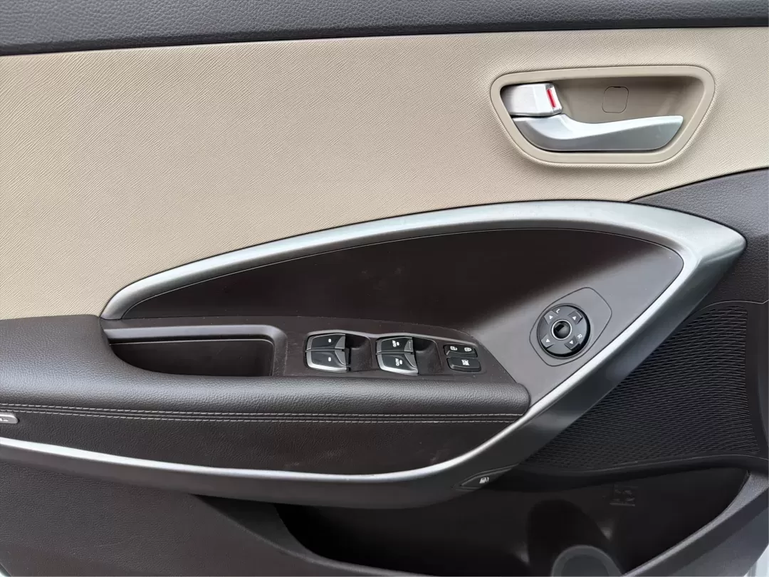 2017 Hyundai Santa Fe 2.4L (5NMZTDLB2HH) with an Theta II 2.4L I-4 gasoline direct injection engine, located at 1951 S Dayton Lakeview Rd., New Carlisle, OH, 45344, (937) 908-9800, 39.890999, -84.050255 - **Elevate Your Family Adventures with the 2017 Hyundai Santa Fe at Advantage Car and Credit!**<br /> <br /> Are you searching for the perfect vehicle to accommodate your growing family or to enhance your weekend getaways? Look no further! The 2017 Hyundai Santa Fe is a versatile and spacious SUV des - Photo#17