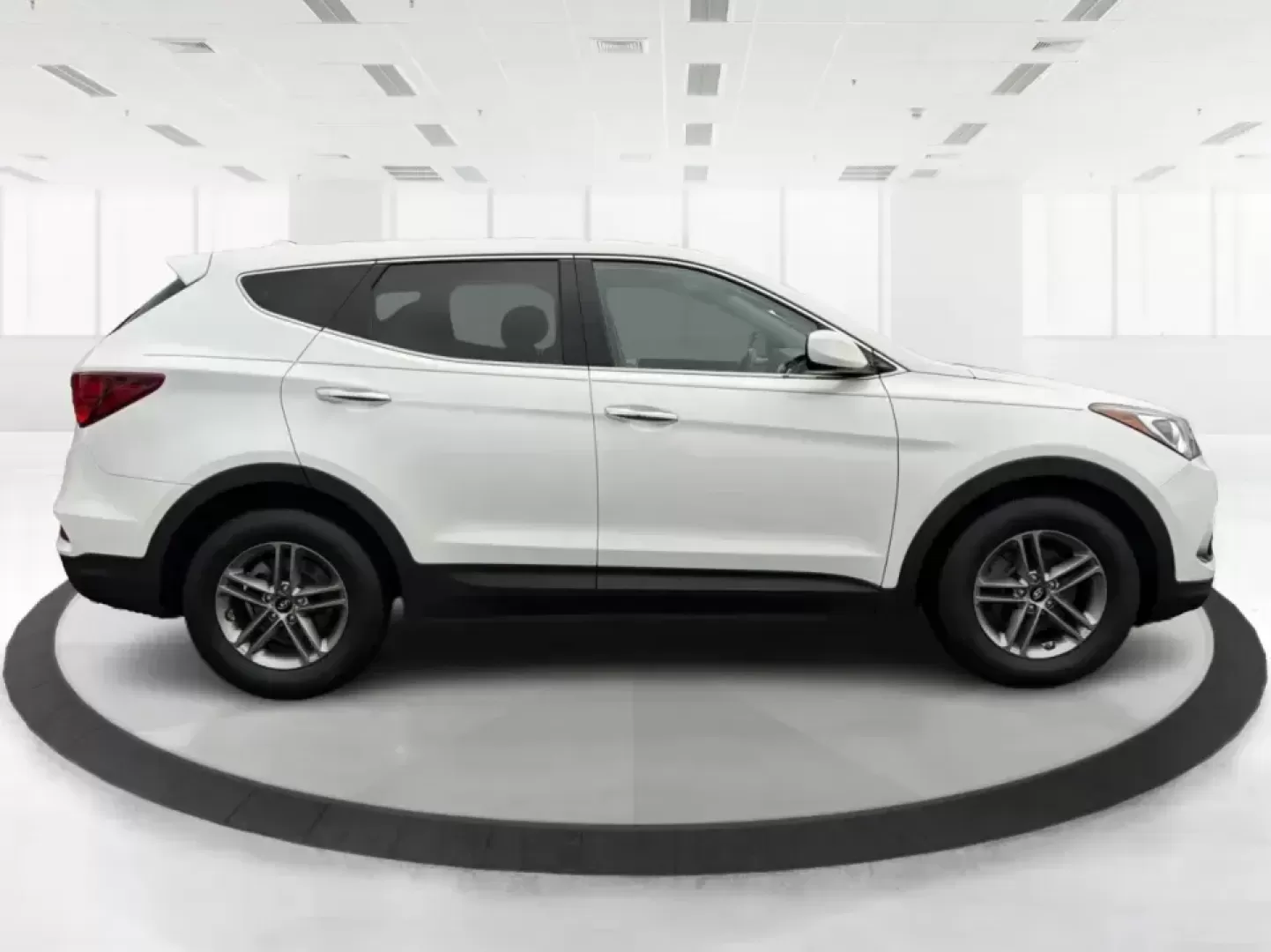 2017 Hyundai Santa Fe 2.4L (5NMZTDLB2HH) with an Theta II 2.4L I-4 gasoline direct injection engine, 6A transmission, located at 4508 South Dixie Dr, Moraine, OH, 45439, (937) 908-9800, 39.689976, -84.218452 - **Elevate Your Family Adventures with the 2017 Hyundai Santa Fe at Advantage Car and Credit!**<br /> <br /> Are you searching for the perfect vehicle to accommodate your growing family or to enhance your weekend getaways? Look no further! The 2017 Hyundai Santa Fe is a versatile and spacious SUV des - Photo#1
