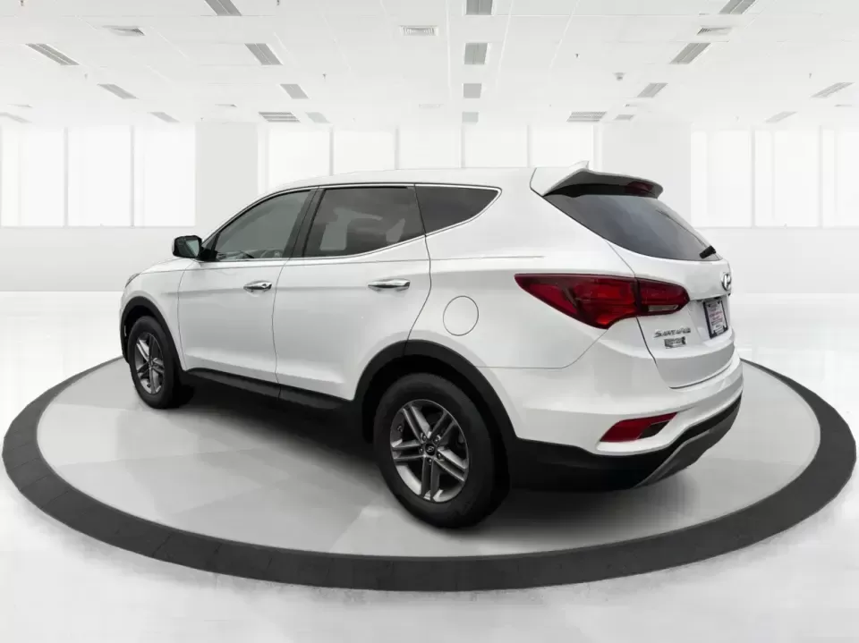 2017 Hyundai Santa Fe 2.4L (5NMZTDLB2HH) with an Theta II 2.4L I-4 gasoline direct injection engine, 6A transmission, located at 4508 South Dixie Dr, Moraine, OH, 45439, (937) 908-9800, 39.689976, -84.218452 - **Elevate Your Family Adventures with the 2017 Hyundai Santa Fe at Advantage Car and Credit!**<br /> <br /> Are you searching for the perfect vehicle to accommodate your growing family or to enhance your weekend getaways? Look no further! The 2017 Hyundai Santa Fe is a versatile and spacious SUV des - Photo#4
