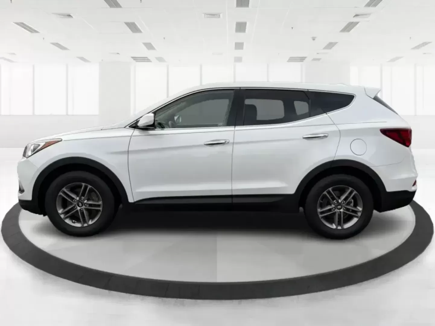 2017 Hyundai Santa Fe 2.4L (5NMZTDLB2HH) with an Theta II 2.4L I-4 gasoline direct injection engine, 6A transmission, located at 4508 South Dixie Dr, Moraine, OH, 45439, (937) 908-9800, 39.689976, -84.218452 - **Elevate Your Family Adventures with the 2017 Hyundai Santa Fe at Advantage Car and Credit!**<br /> <br /> Are you searching for the perfect vehicle to accommodate your growing family or to enhance your weekend getaways? Look no further! The 2017 Hyundai Santa Fe is a versatile and spacious SUV des - Photo#5