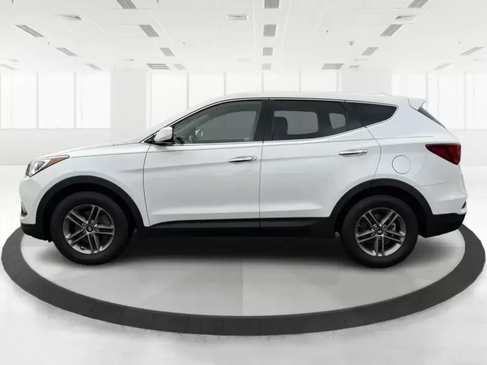 2017 Hyundai Santa Fe 2.4L (5NMZTDLB2HH) with an Theta II 2.4L I-4 gasoline direct injection engine, 6A transmission, located at 4508 South Dixie Dr, Moraine, OH, 45439, (937) 908-9800, 39.689976, -84.218452 - **Elevate Your Family Adventures with the 2017 Hyundai Santa Fe at Advantage Car and Credit!**<br /> <br /> Are you searching for the perfect vehicle to accommodate your growing family or to enhance your weekend getaways? Look no further! The 2017 Hyundai Santa Fe is a versatile and spacious SUV des - Photo#5