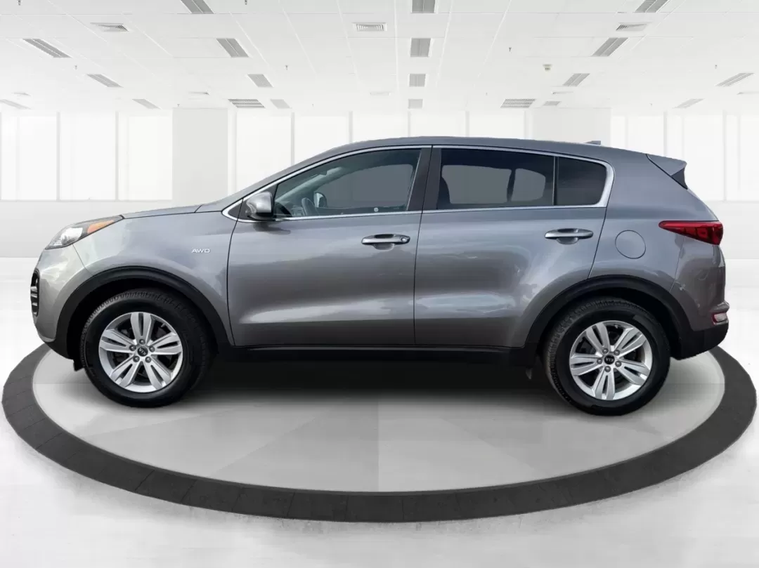 2017 Kia Sportage LX (KNDPMCAC2H7) with an Theta II 2.4L I-4 gasoline direct injection engine, located at 401 Woodman Dr, Riverside, OH, 45431, (937) 908-9800, 39.760899, -84.123421 - **Adventure Awaits with the 2017 Kia Sportage LX at Advantage Car and Credit - Riverside!**<br /> <br /> Are you looking for a versatile crossover that seamlessly fits into your active lifestyle? The 2017 Kia Sportage LX is your ticket to weekend adventures, family road trips, and daily commutes. Wi - Photo#5