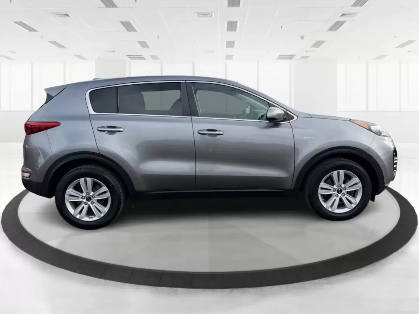 2017 Kia Sportage LX (KNDPMCAC2H7) with an Theta II 2.4L I-4 gasoline direct injection engine, 6A transmission, located at 1230 East Main St, Xenia, OH, 45385, (937) 908-9800, 39.688026, -83.910172 - **Adventure Awaits with the 2017 Kia Sportage LX at Advantage Car and Credit - Riverside!**<br /> <br /> Are you looking for a versatile crossover that seamlessly fits into your active lifestyle? The 2017 Kia Sportage LX is your ticket to weekend adventures, family road trips, and daily commutes. Wi - Photo#1