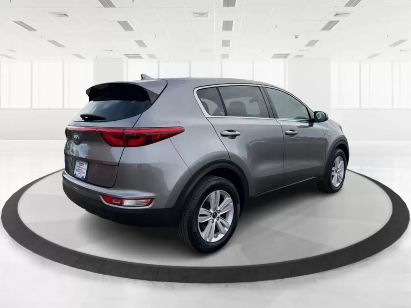 2017 Kia Sportage LX (KNDPMCAC2H7) with an Theta II 2.4L I-4 gasoline direct injection engine, 6A transmission, located at 1230 East Main St, Xenia, OH, 45385, (937) 908-9800, 39.688026, -83.910172 - **Adventure Awaits with the 2017 Kia Sportage LX at Advantage Car and Credit - Riverside!**<br /> <br /> Are you looking for a versatile crossover that seamlessly fits into your active lifestyle? The 2017 Kia Sportage LX is your ticket to weekend adventures, family road trips, and daily commutes. Wi - Photo#2