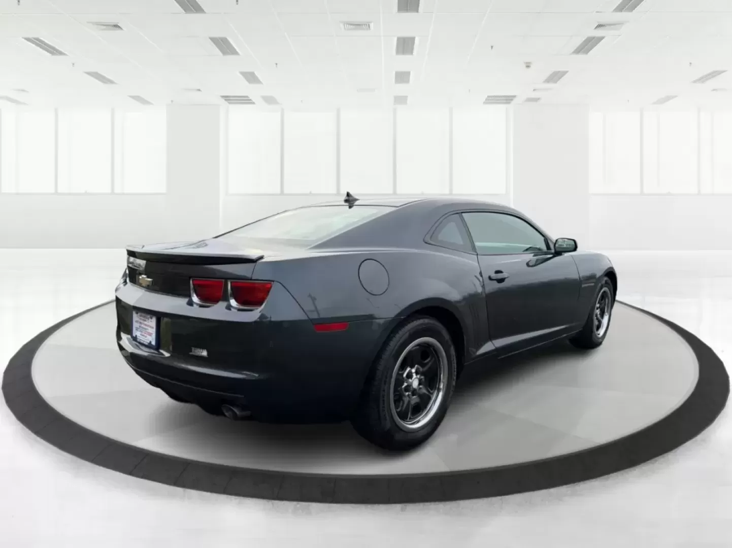2013 Chevrolet Camaro 2LS (2G1FA1E35D9) with an 3.6L V-6 gasoline direct injection engine, located at 8750 N County Rd 25A, Piqua, OH, 45356, (937) 908-9800, 40.164391, -84.232513 - Experience the thrill of the open road with the 2013 Chevrolet Camaro 2LS, an exhilarating coupe that effortlessly blends style, performance, and practicality. Ideal for weekend adventures, daily commuting, or simply turning heads as you cruise through Troy, OH, this vehicle is built for those who a - Photo#2