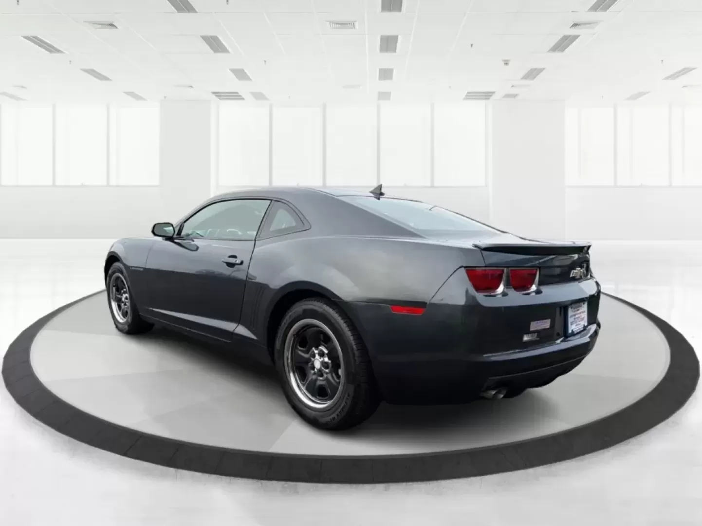 2013 Chevrolet Camaro 2LS (2G1FA1E35D9) with an 3.6L V-6 gasoline direct injection engine, located at 8750 N County Rd 25A, Piqua, OH, 45356, (937) 908-9800, 40.164391, -84.232513 - Experience the thrill of the open road with the 2013 Chevrolet Camaro 2LS, an exhilarating coupe that effortlessly blends style, performance, and practicality. Ideal for weekend adventures, daily commuting, or simply turning heads as you cruise through Troy, OH, this vehicle is built for those who a - Photo#4